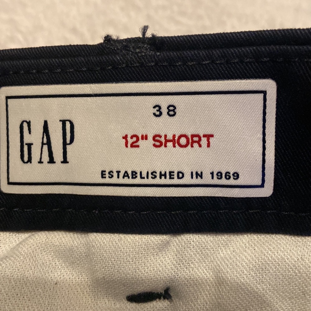 NWT GAP Size 38 12” Black Short - Picture 3 of 7